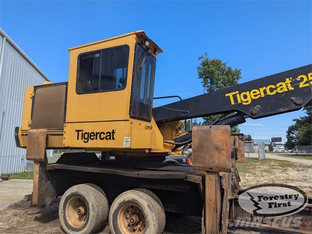 Tigercat 250D Knuckle boom loaders