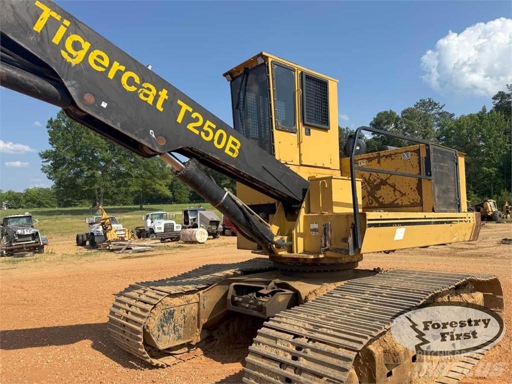 Tigercat T250B Knuckle boom loaders