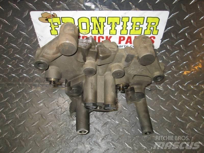 CAT C11 Brakes