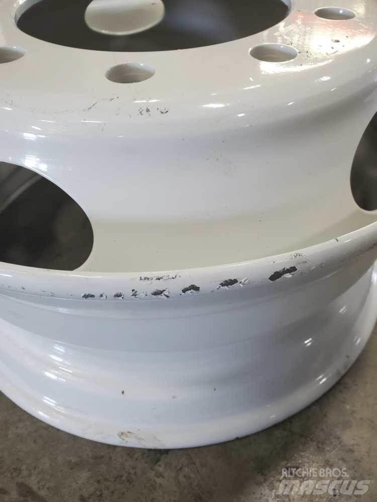 Ford F750 Tyres, wheels and rims