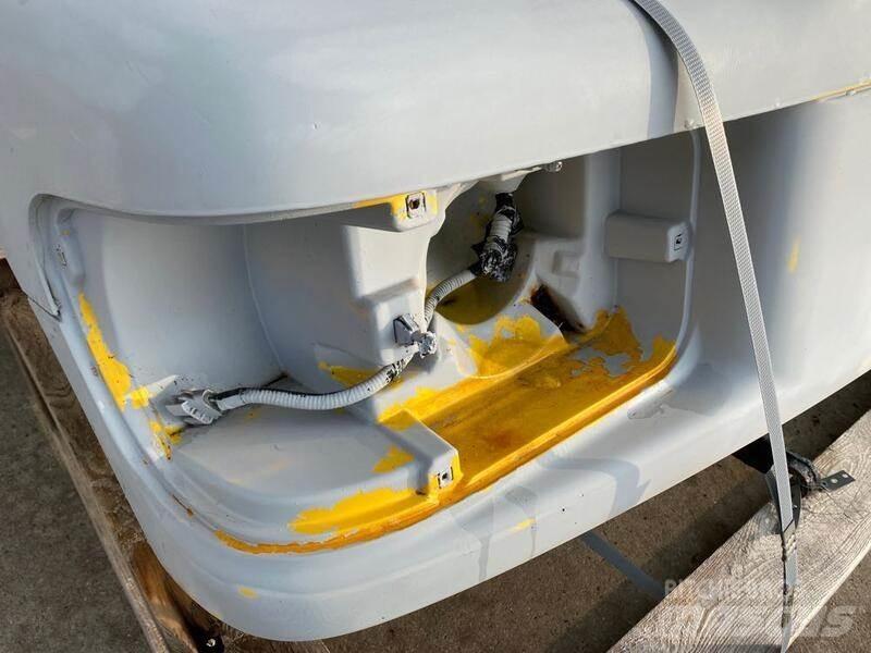 Ford L8501 Cabins and interior