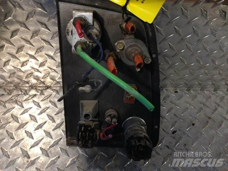 Ford L9000 Electronics