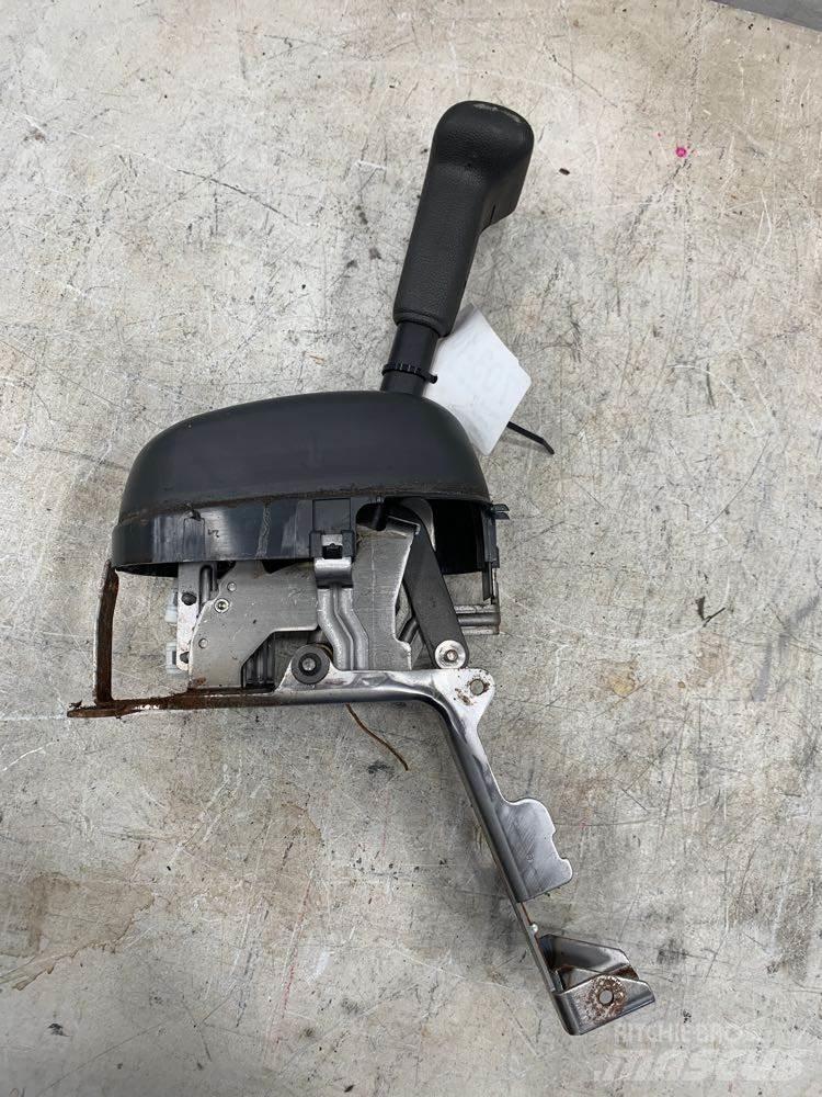 Isuzu NPR Other components
