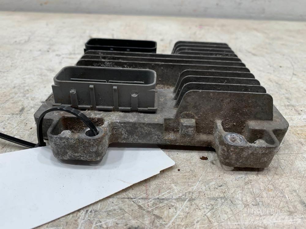 Isuzu NPR Cabins and interior