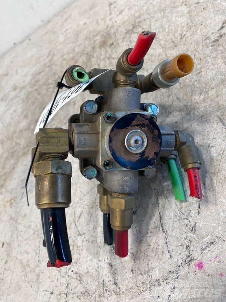 Mack  Other components