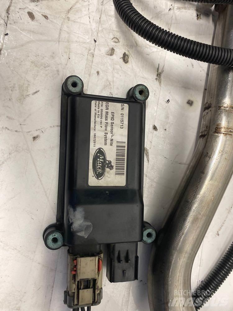 Mack AC427 Other components