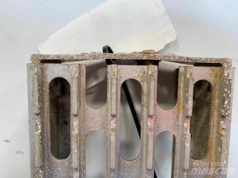 Mack CH613 Other components