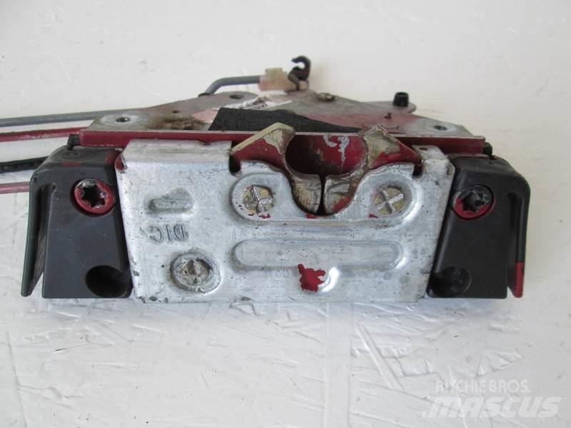 Mack CL733 Other components