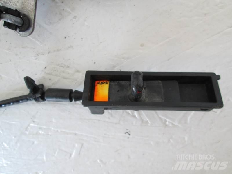 Mack CL733 Other components