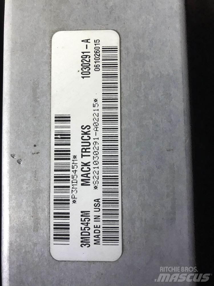 Mack CXN Other components