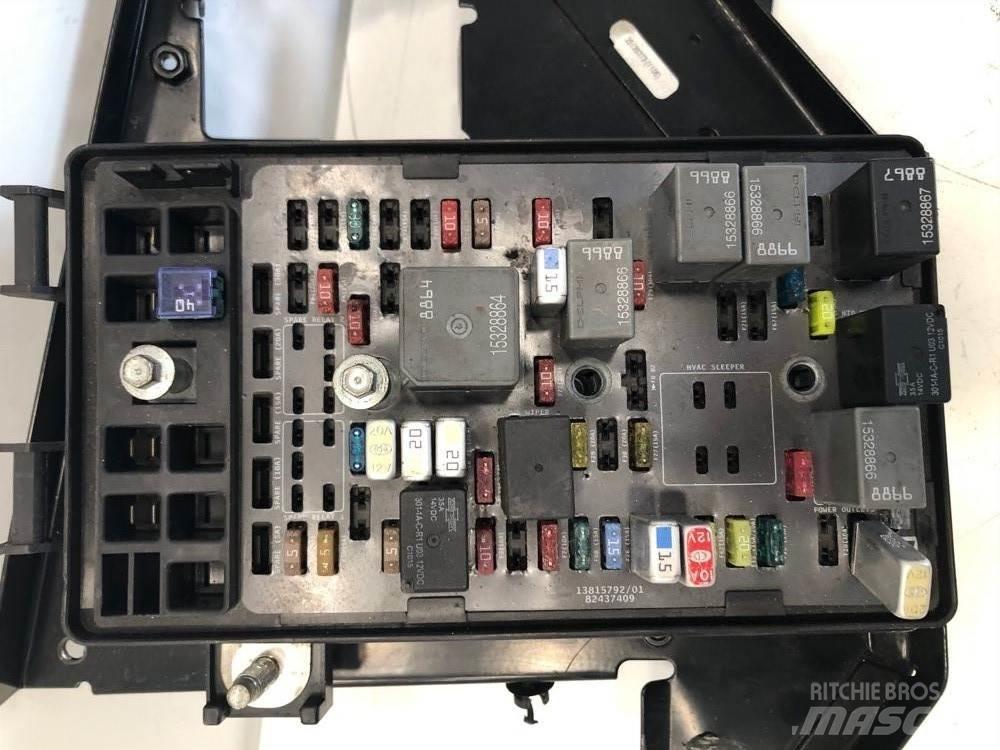 Mack CXU Electronics