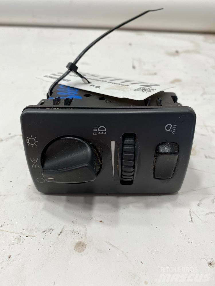 Mack CXU Electronics