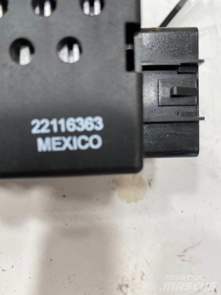 Mack CXU Electronics