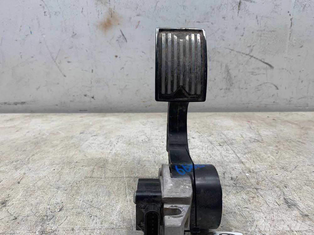 Mack CXU Other components