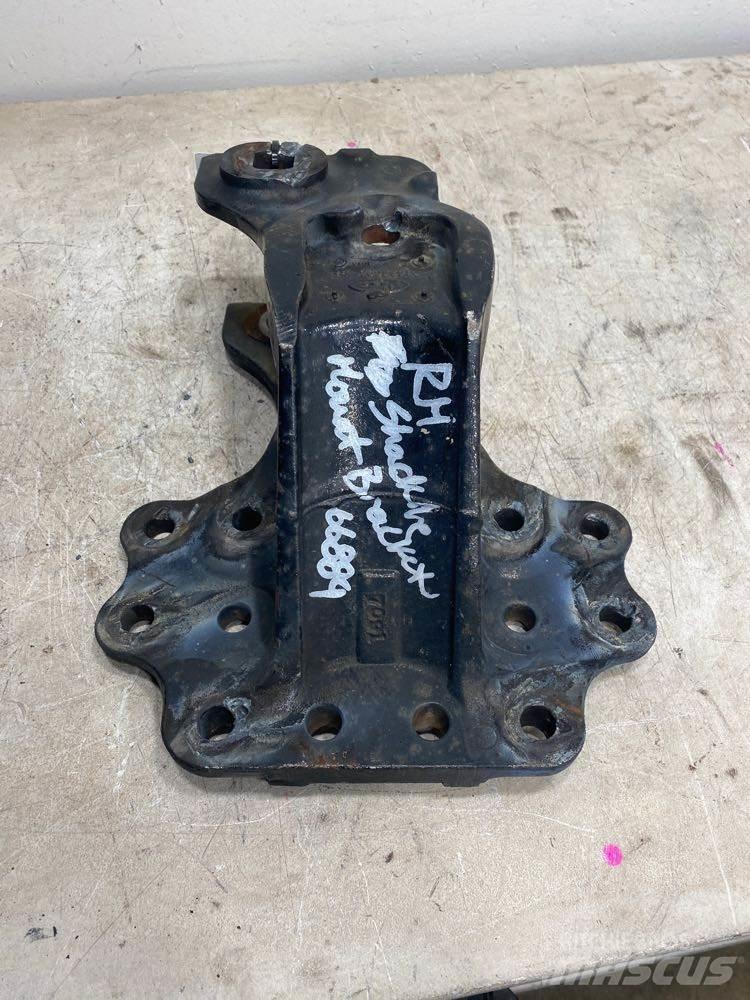 Mack CXU Chassis and suspension