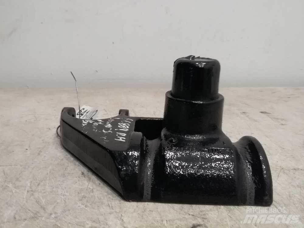 Mack CXU Chassis and suspension