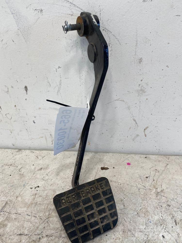 Mack CXU Brakes