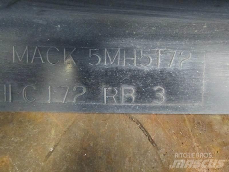 Mack MP7 Other components