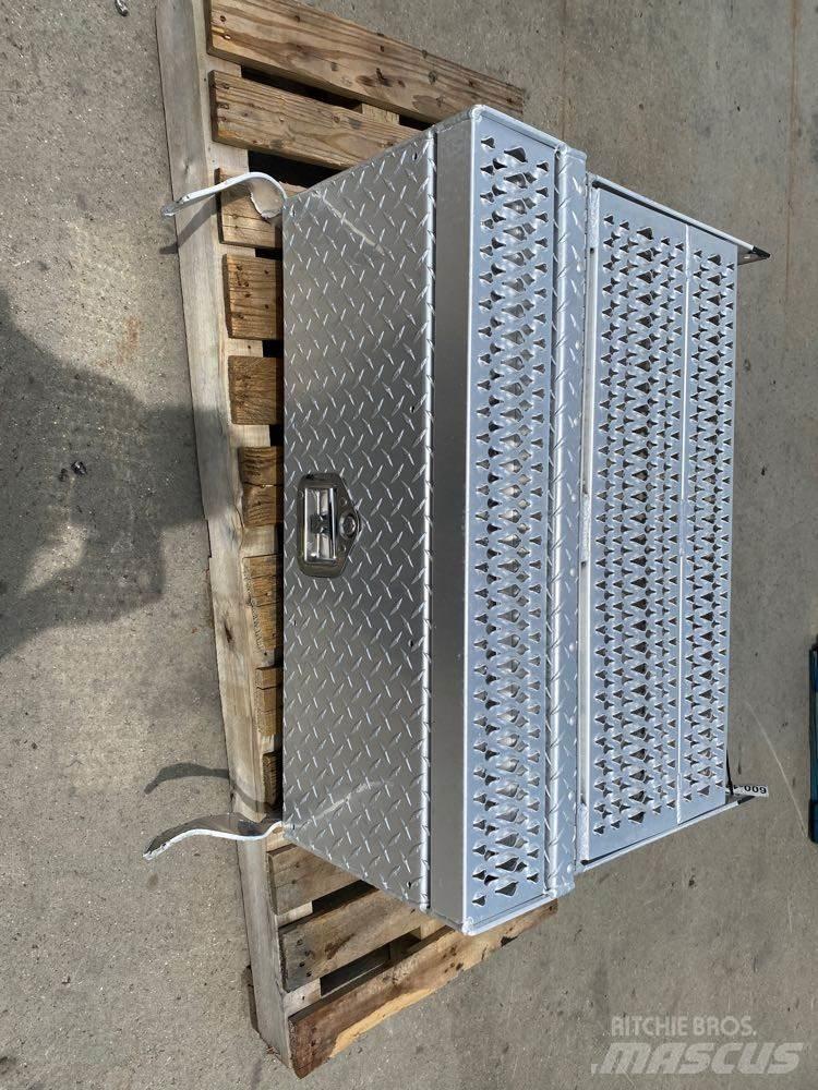 Peterbilt  Other components