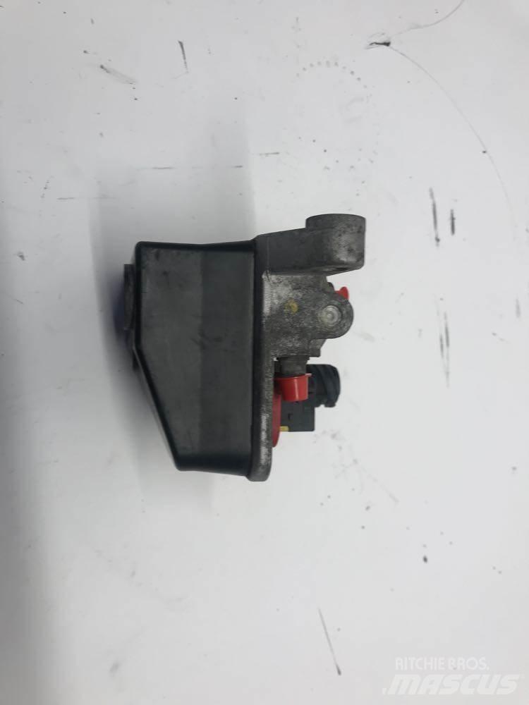 Volvo D13 Other components