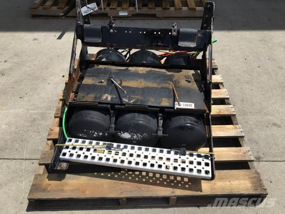 Volvo VNL Other components