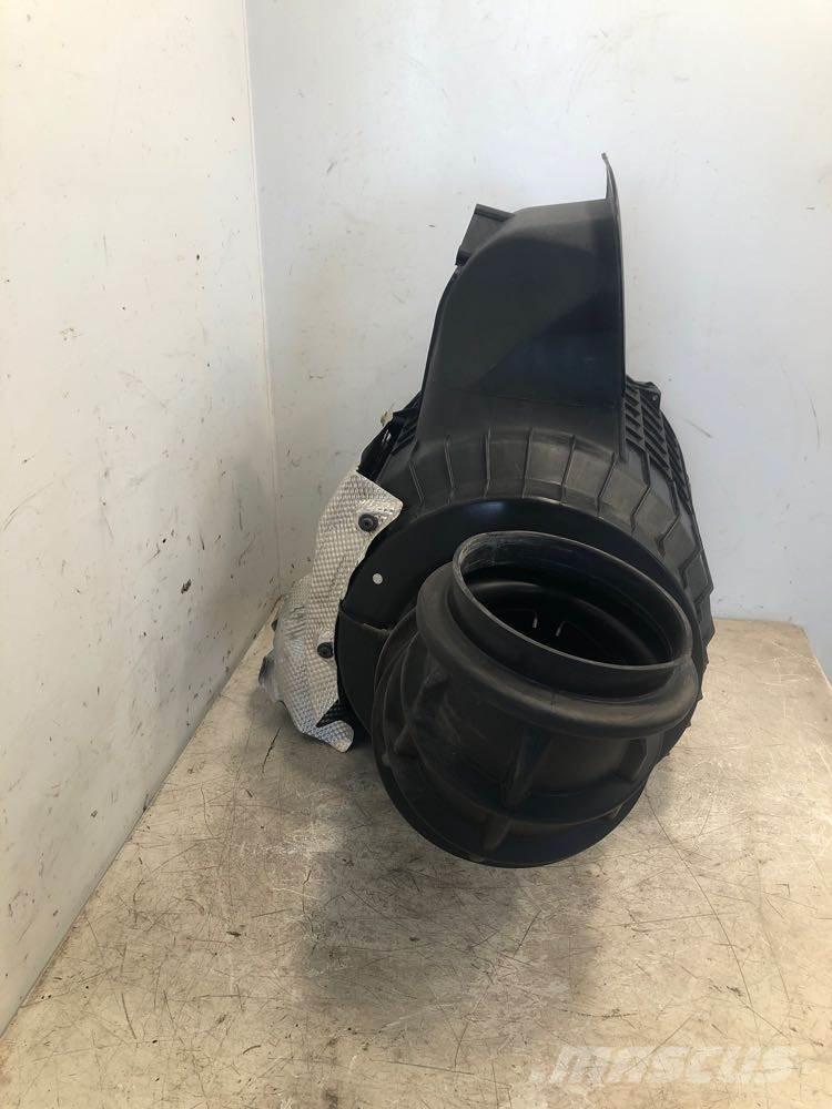 Volvo VNL Other components