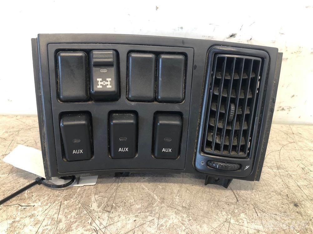 Volvo VNL Electronics