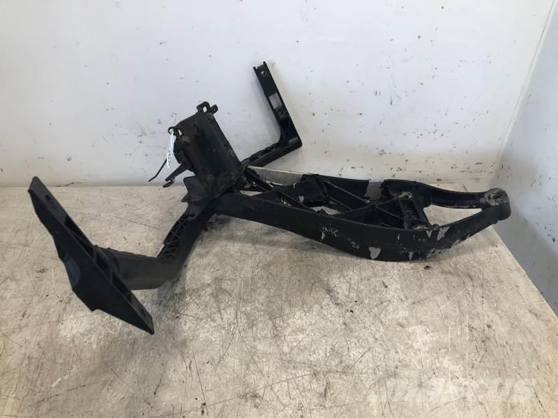 Volvo VNL Other components