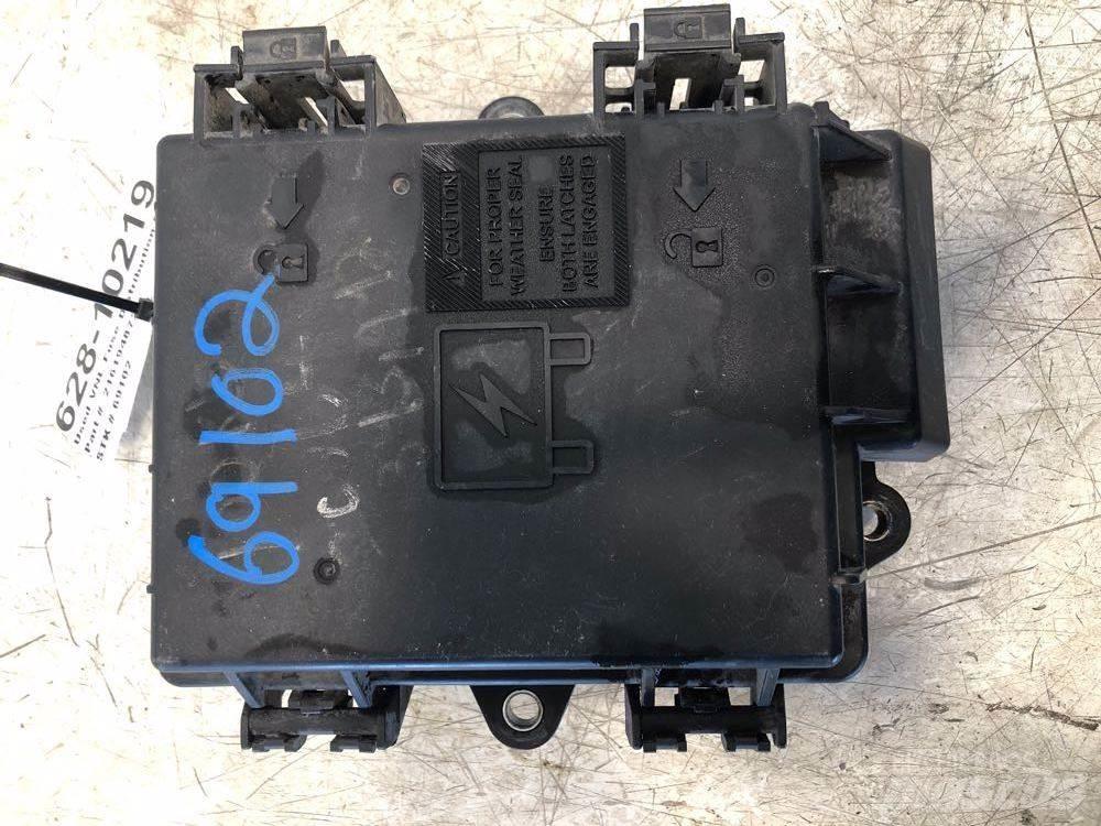 Volvo VNL Electronics