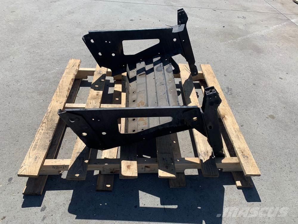 Volvo VNL Other components