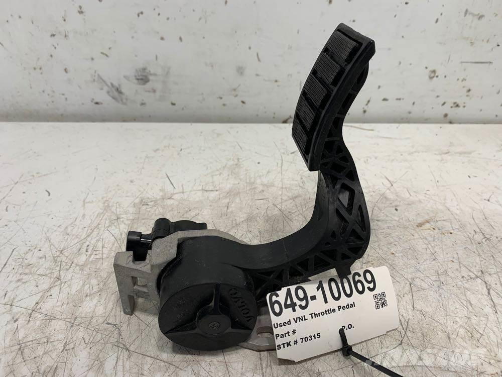 Volvo VNL Other components