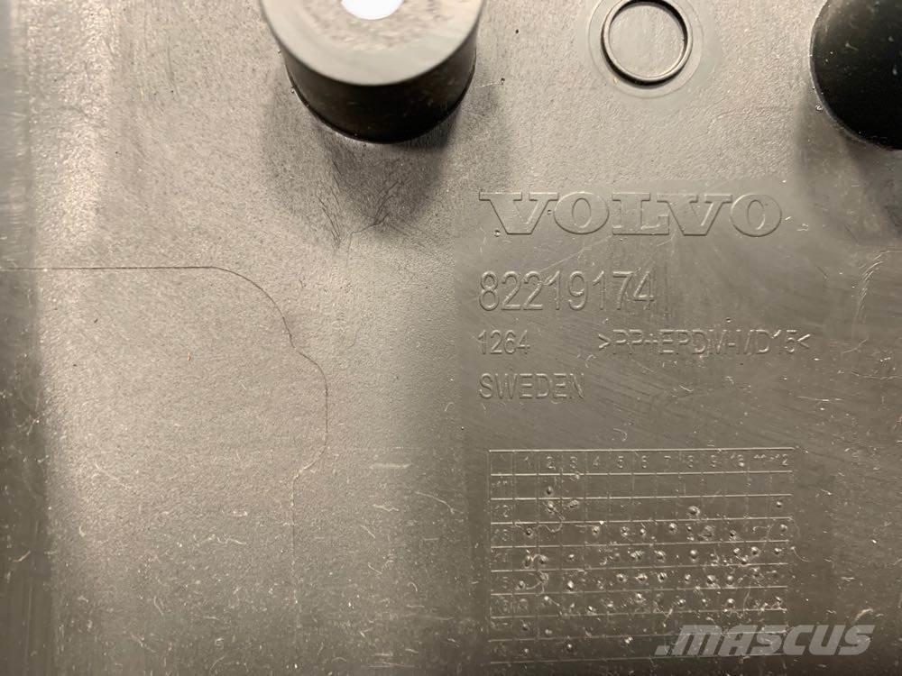 Volvo VNL Other components