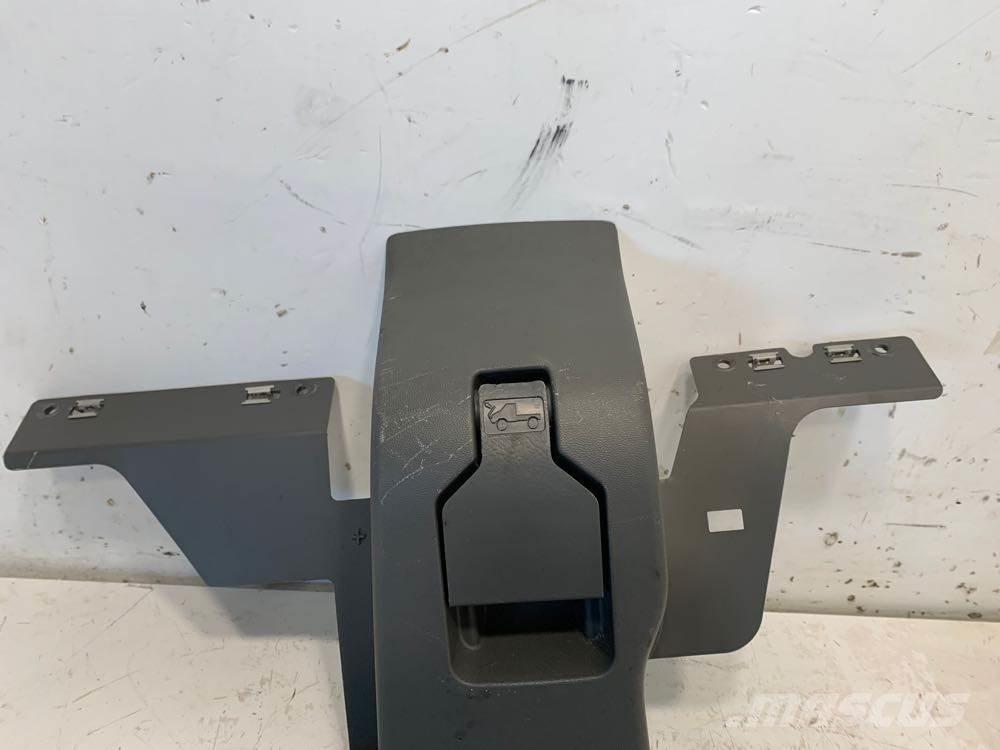 Volvo VNL Other components