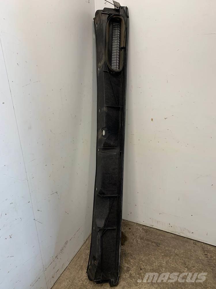 Volvo VNL Other components