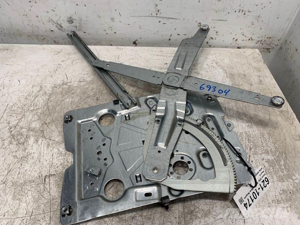 Volvo VNL Other components