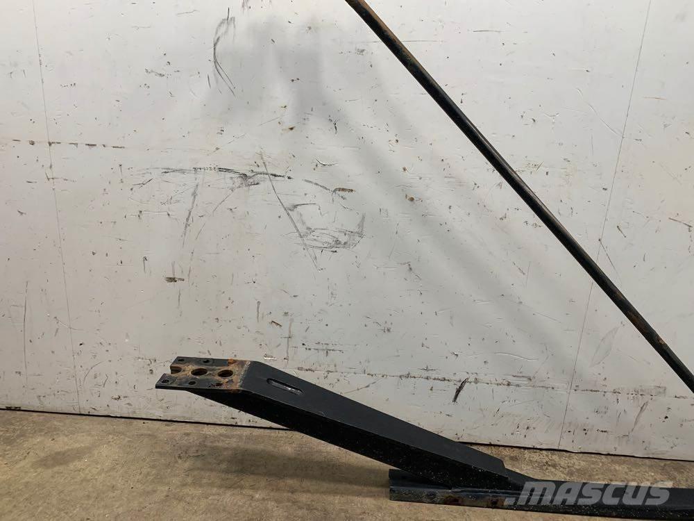 Volvo VNL Other components