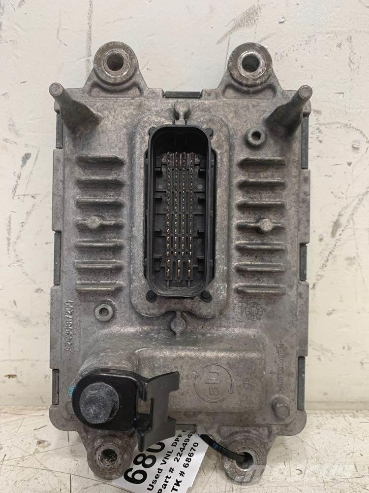 Volvo VNL Other components