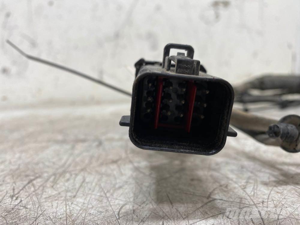 Volvo VNL Other components