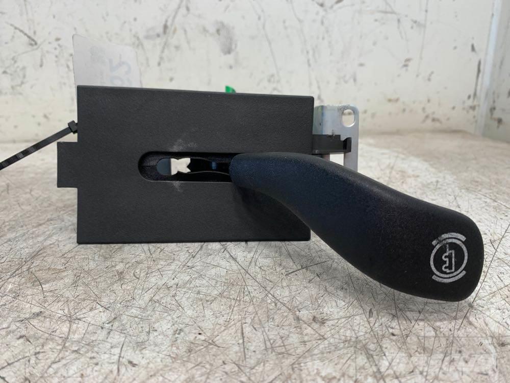 Volvo VNL Other components