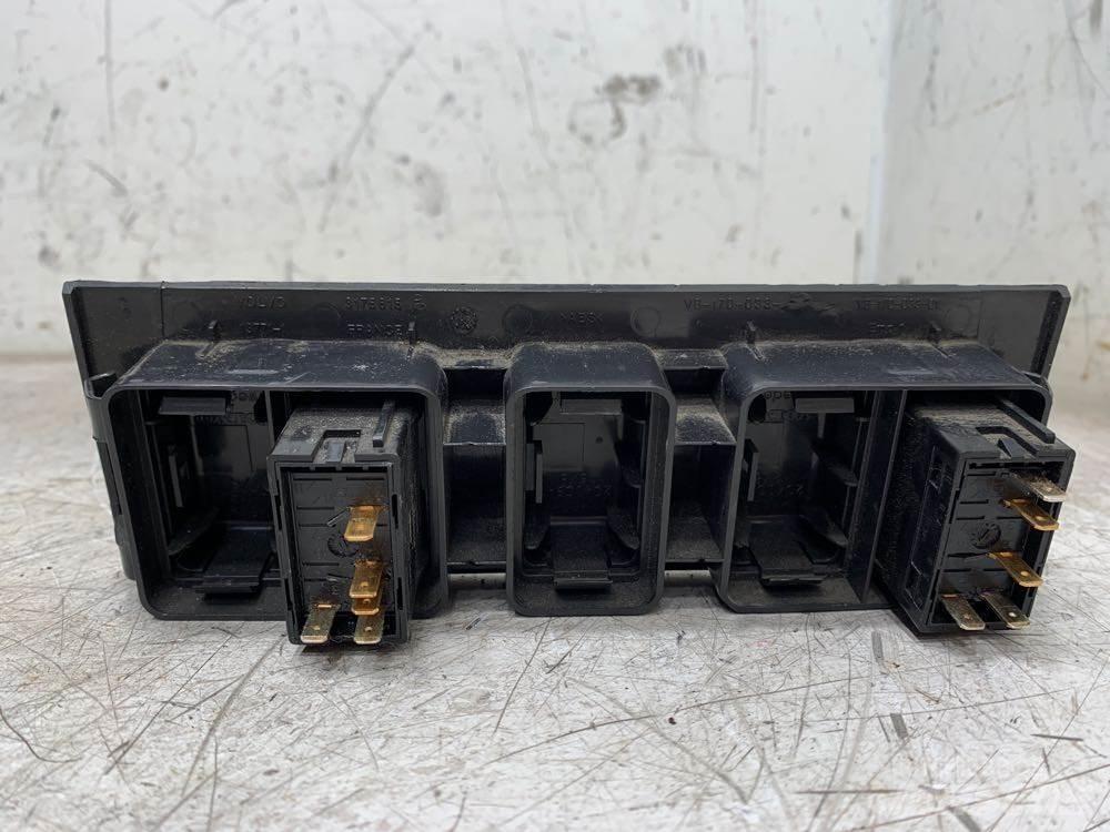 Volvo VNL Electronics