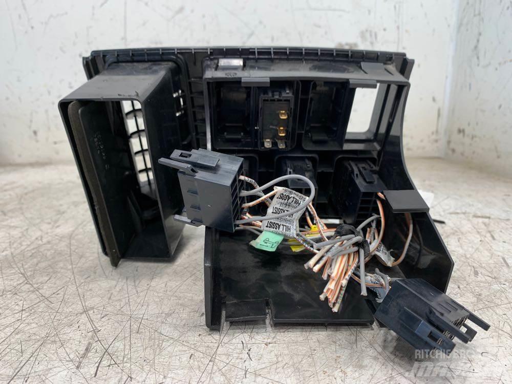 Volvo VNL Electronics