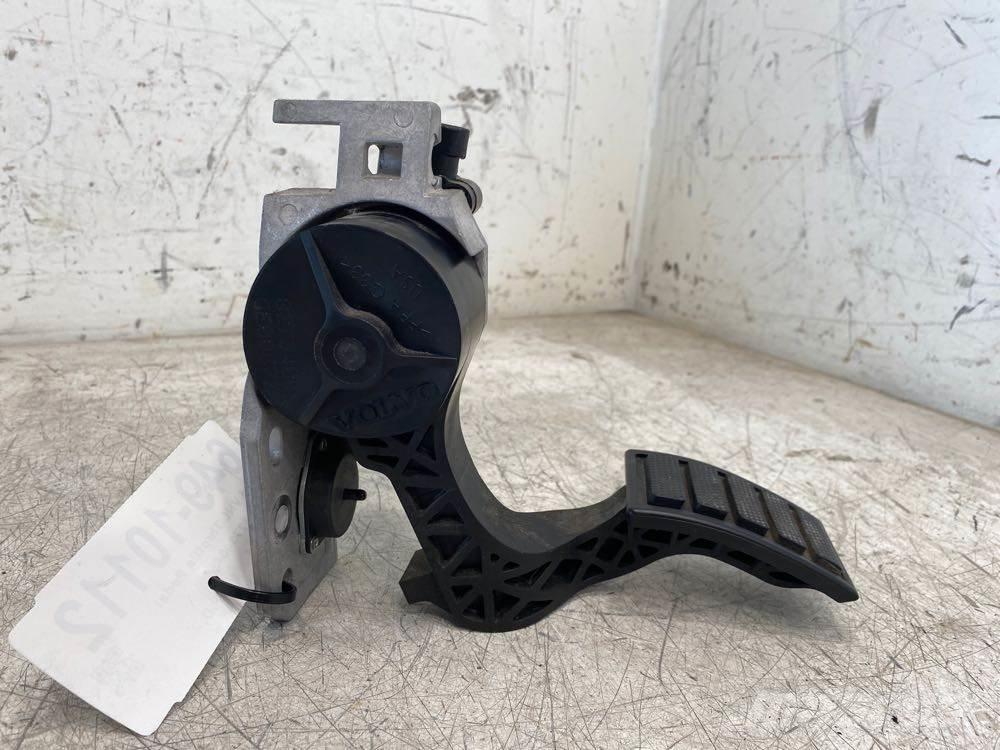 Volvo VNL Other components