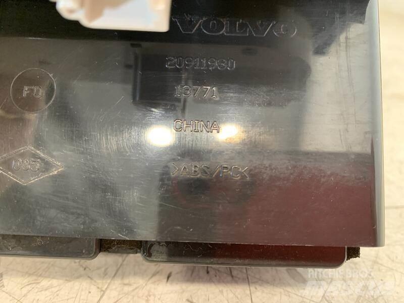 Volvo VNL Electronics