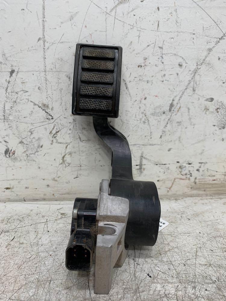 Volvo VNL Other components