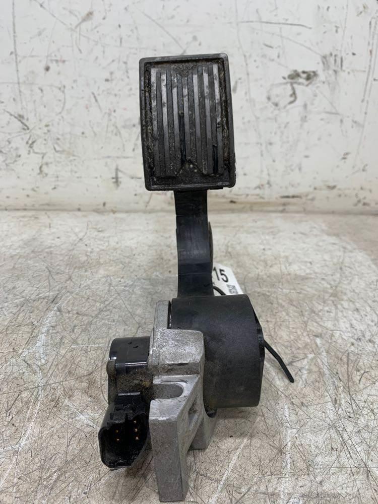 Volvo VNL Other components