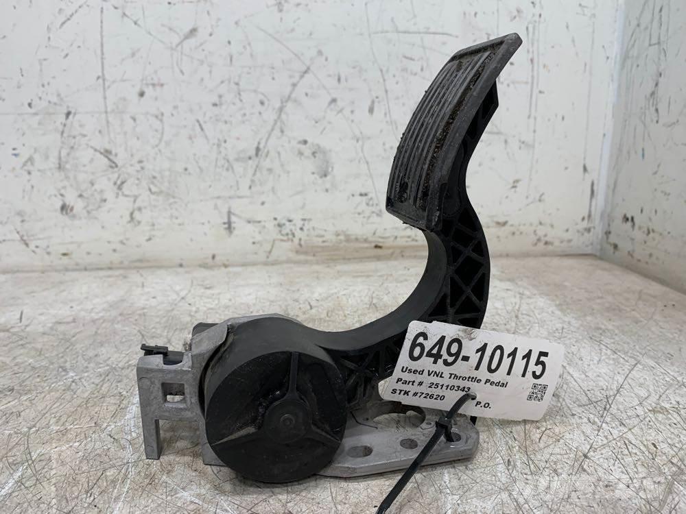 Volvo VNL Other components