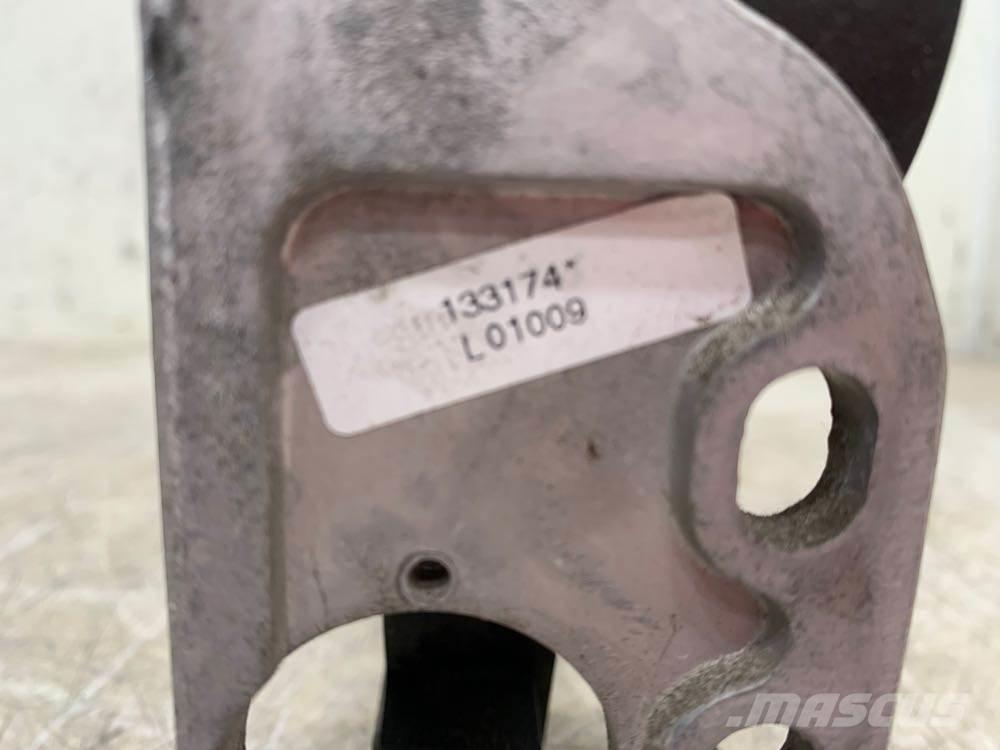 Volvo VNL Other components
