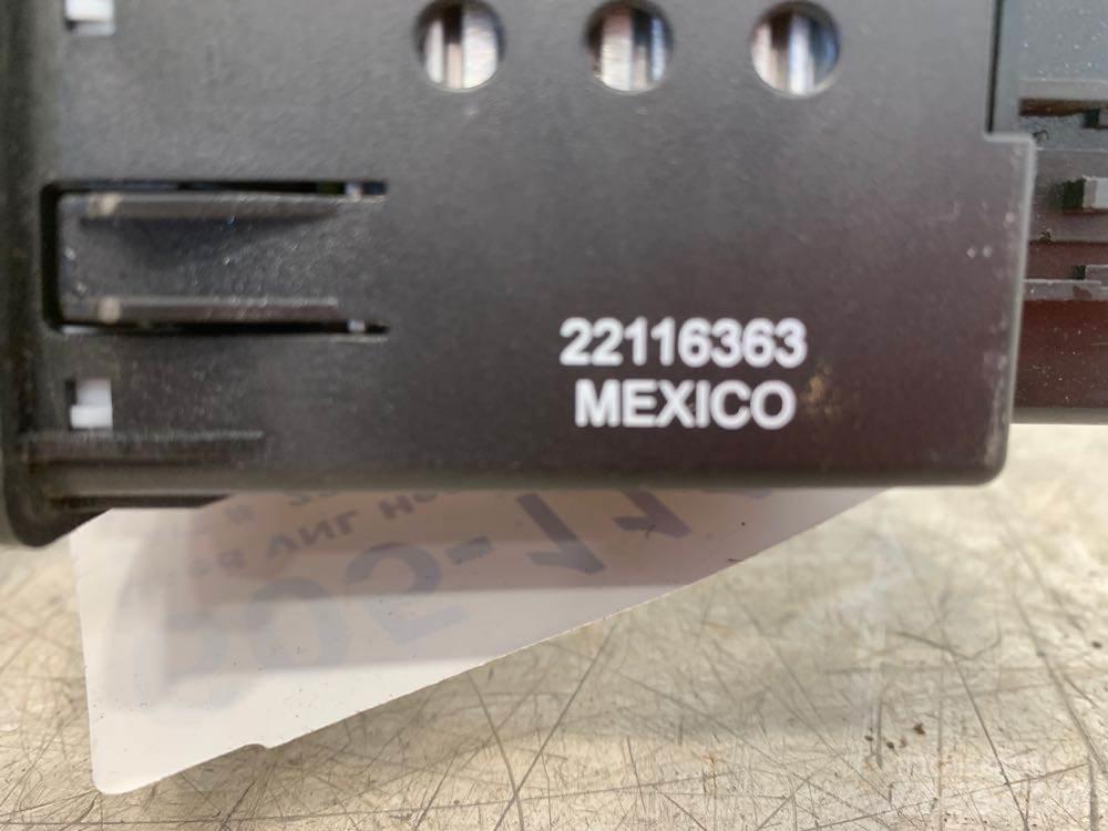 Volvo VNL Electronics