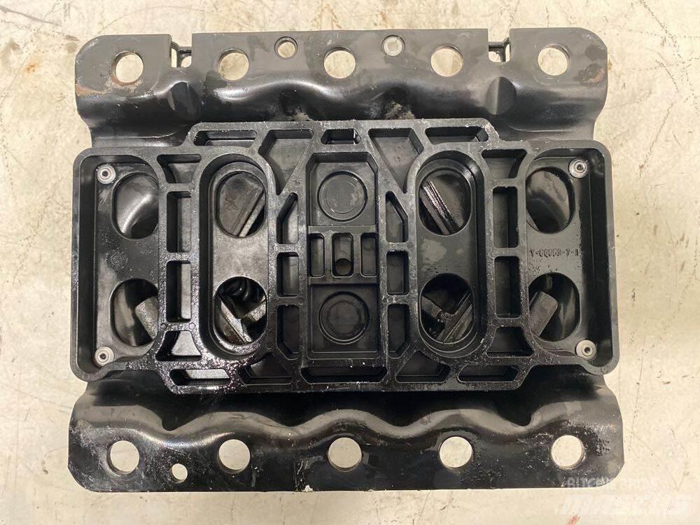 Volvo VNL Other components