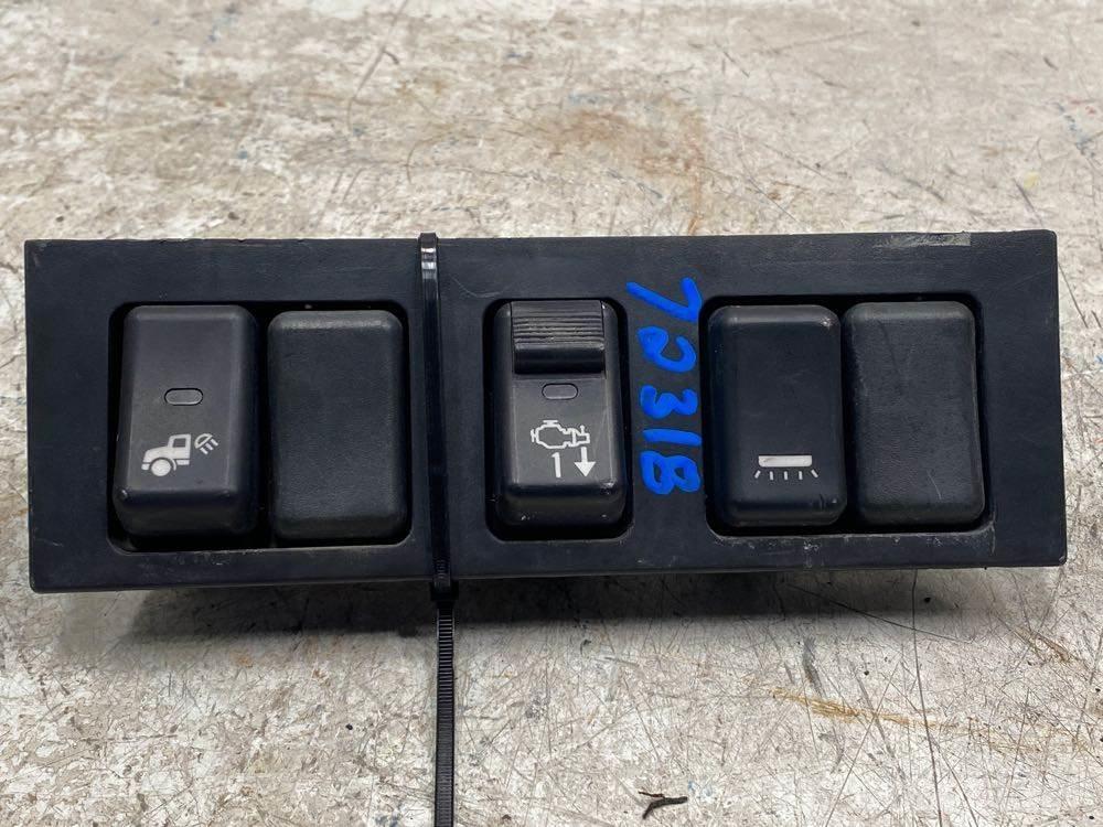 Volvo VNL Electronics